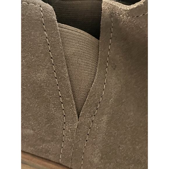 NWOB Dolce Vita Trist Tay Ankle Boots •Women 8.5• Dark Taupe Suede Pull On - Picture 10 of 11